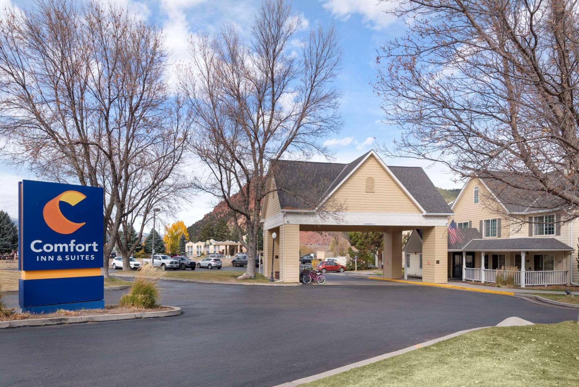 Comfort Inn & Suites Carbondale On The Roaring Fork Exterior photo